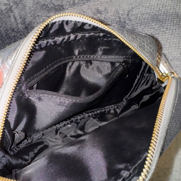 Victoria's Secret VS Metallic Silver Crossbody Purse Bag NWT - Picture 5 of 6